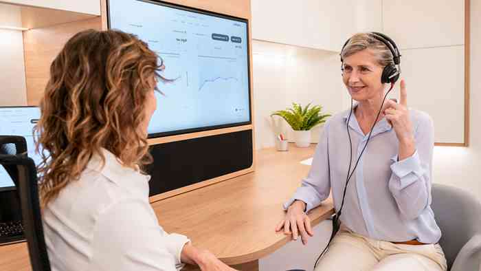 Donna test dell'udito