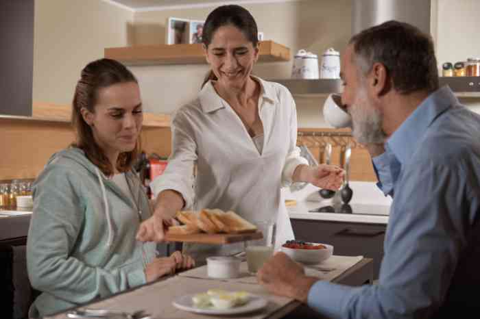 family having breakfast.