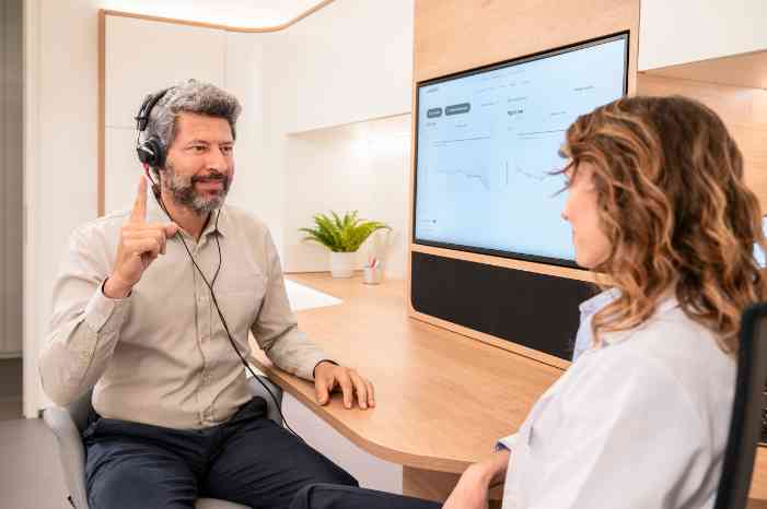 hearing test in an amplifon clinic