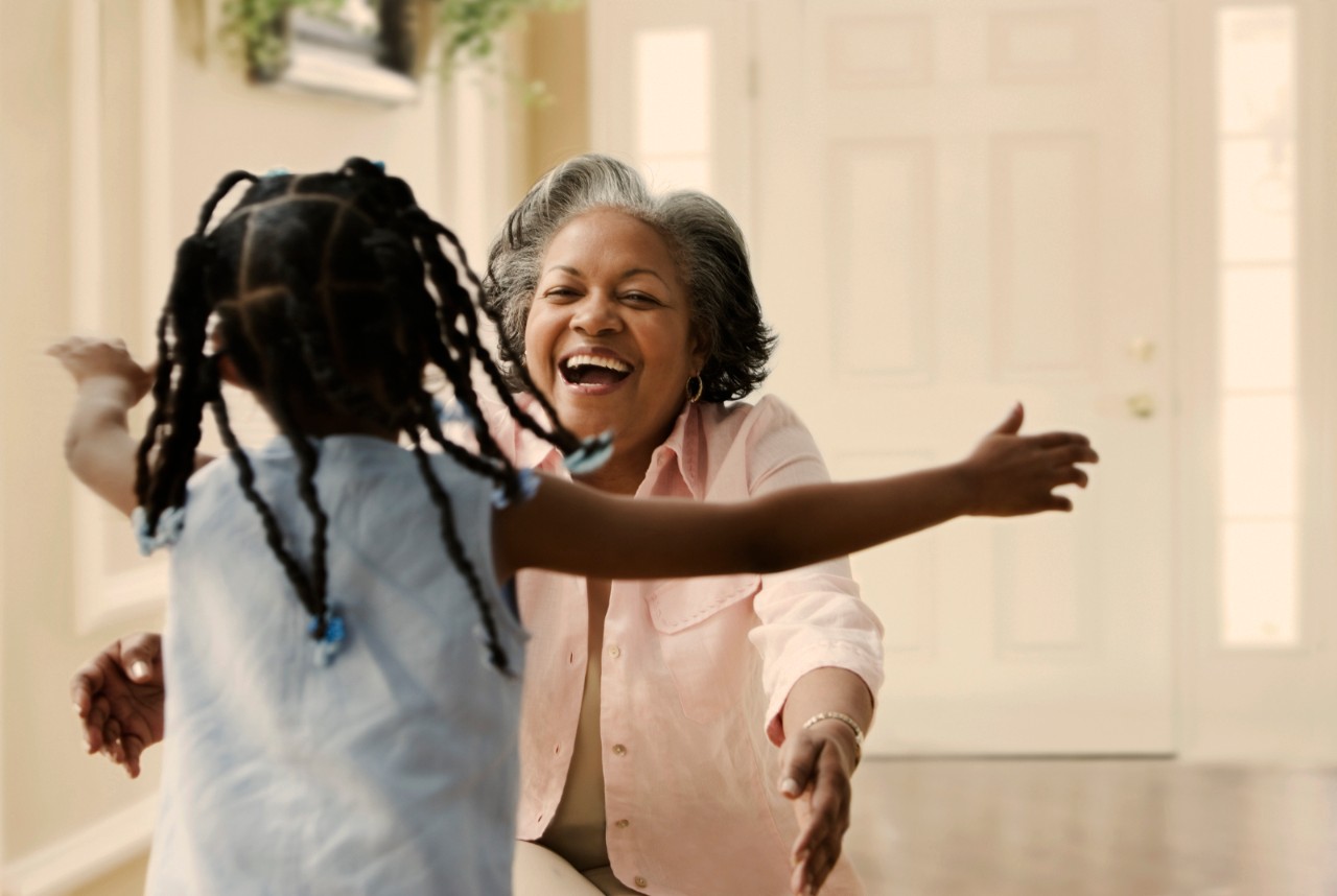 Grand-mère avec sa petite-fille