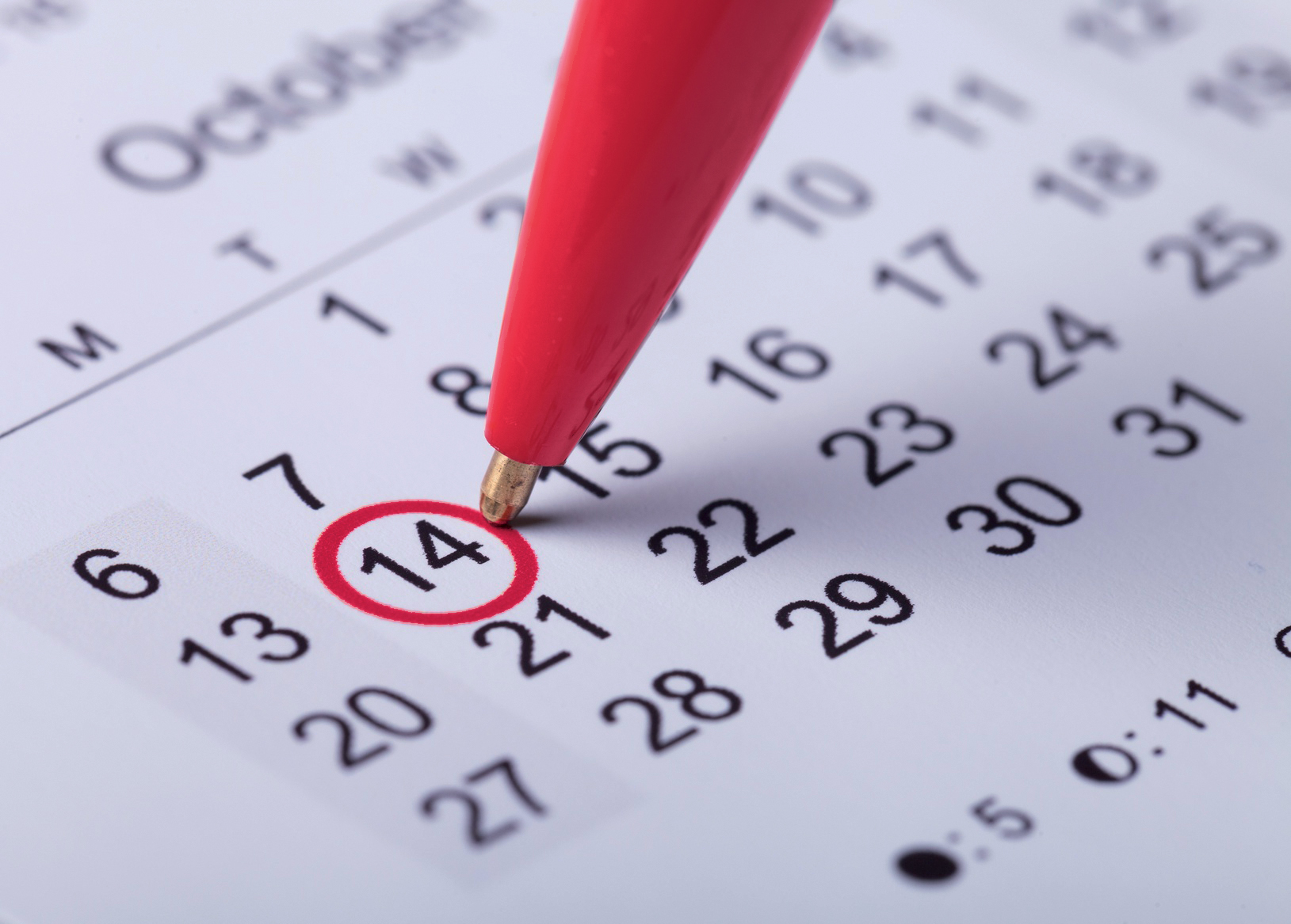 Kalender mit dem Datum 14 rot umkreist.