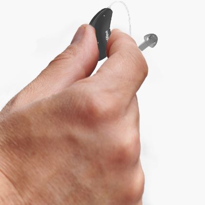 main avec aide auditive widex evoke fusion 2