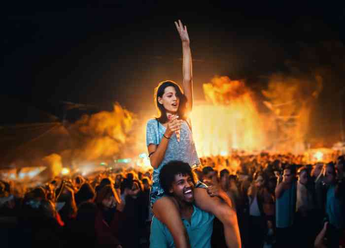 Ragazze a un concerto