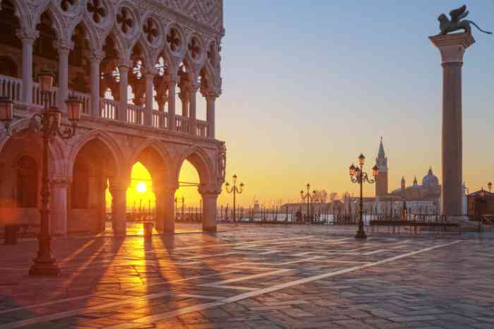 Tramonto a piazza San Marco a Venezia