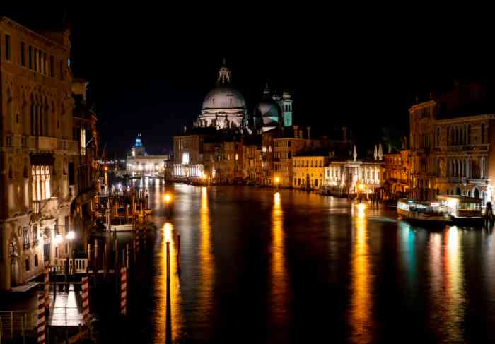 Venezia by night