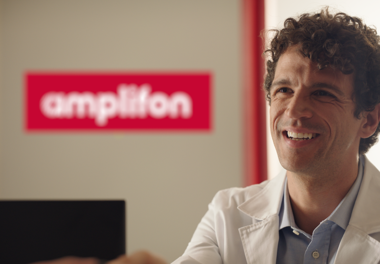 Ein Audiologe bei Amplifon